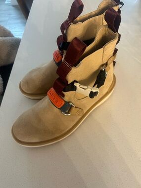 Sorel Buckle Suede Tan Boots with Burgundy Accents